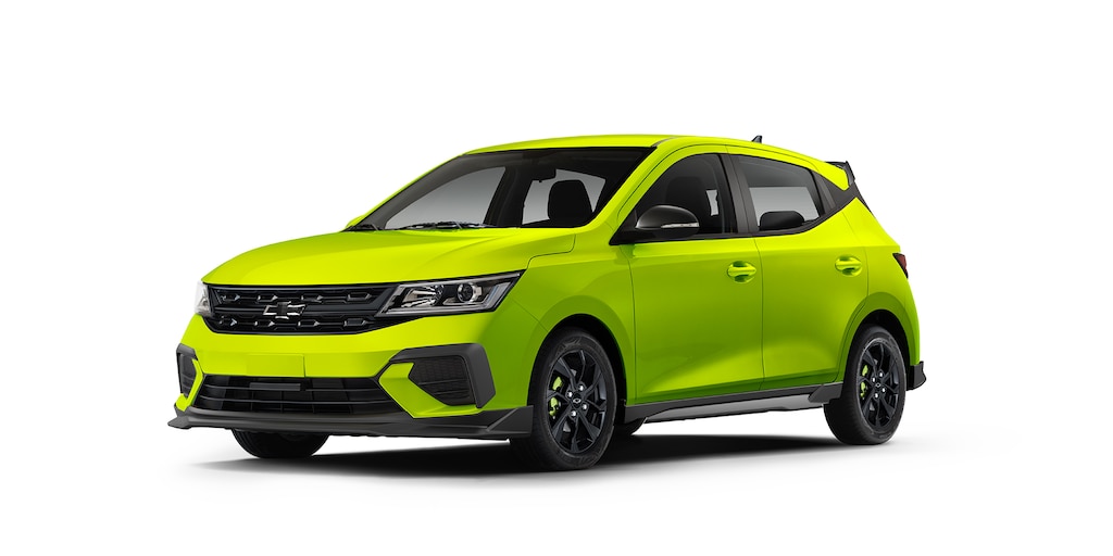 Nuevo compacto 4 puertas Chevrolet Aveo Hatchback 2025 en color rojo