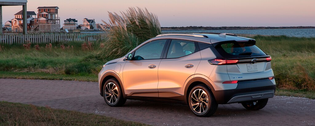 Chevrolet Bolt EUV, SUV eléctrica incluye rieles de techo y faros con control automático de encendido y apagado