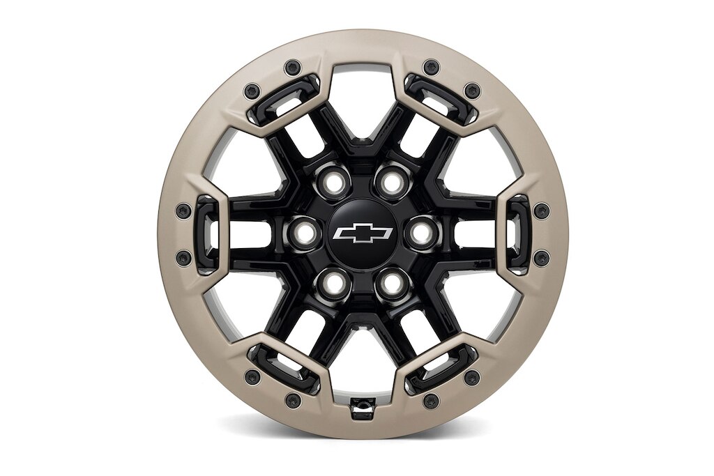 Rin de aluminio color bronce para camioneta Chevrolet Colorado 2025 aumenta la apariencia imponente de tu todoterreno 4x4.