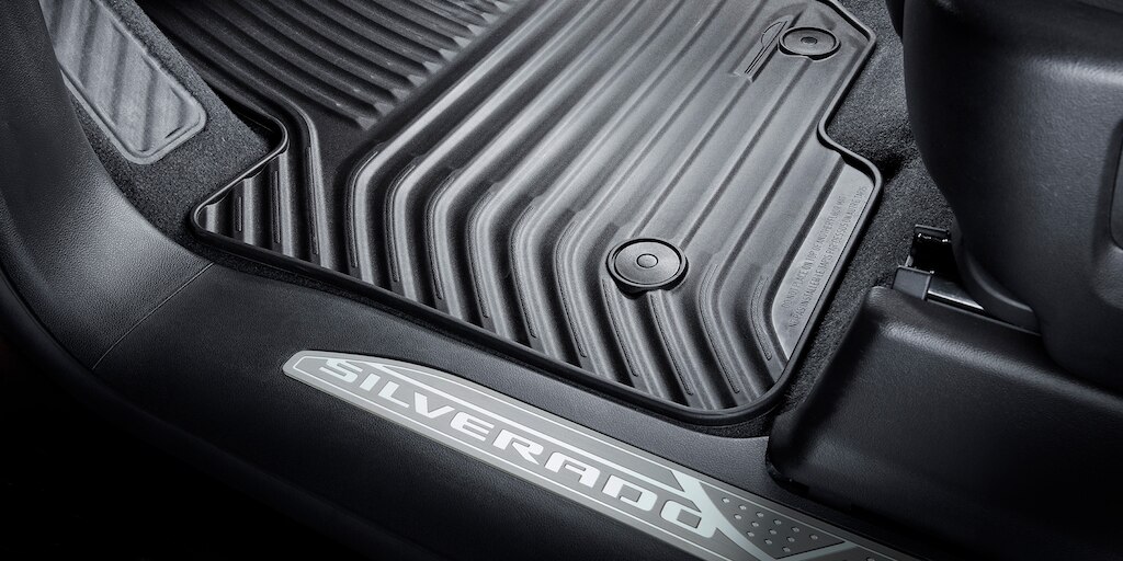 Protectores de solera negro con emblema para Chevrolet Silverado Turbo 2024, camioneta de trabajo